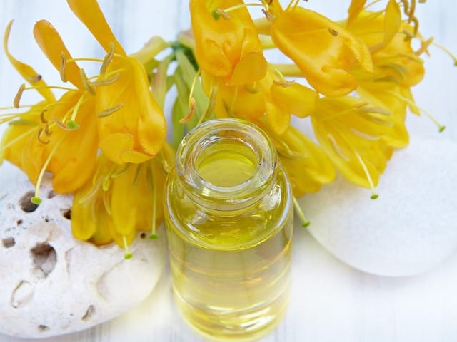 Best jojoba oils for skin & hair